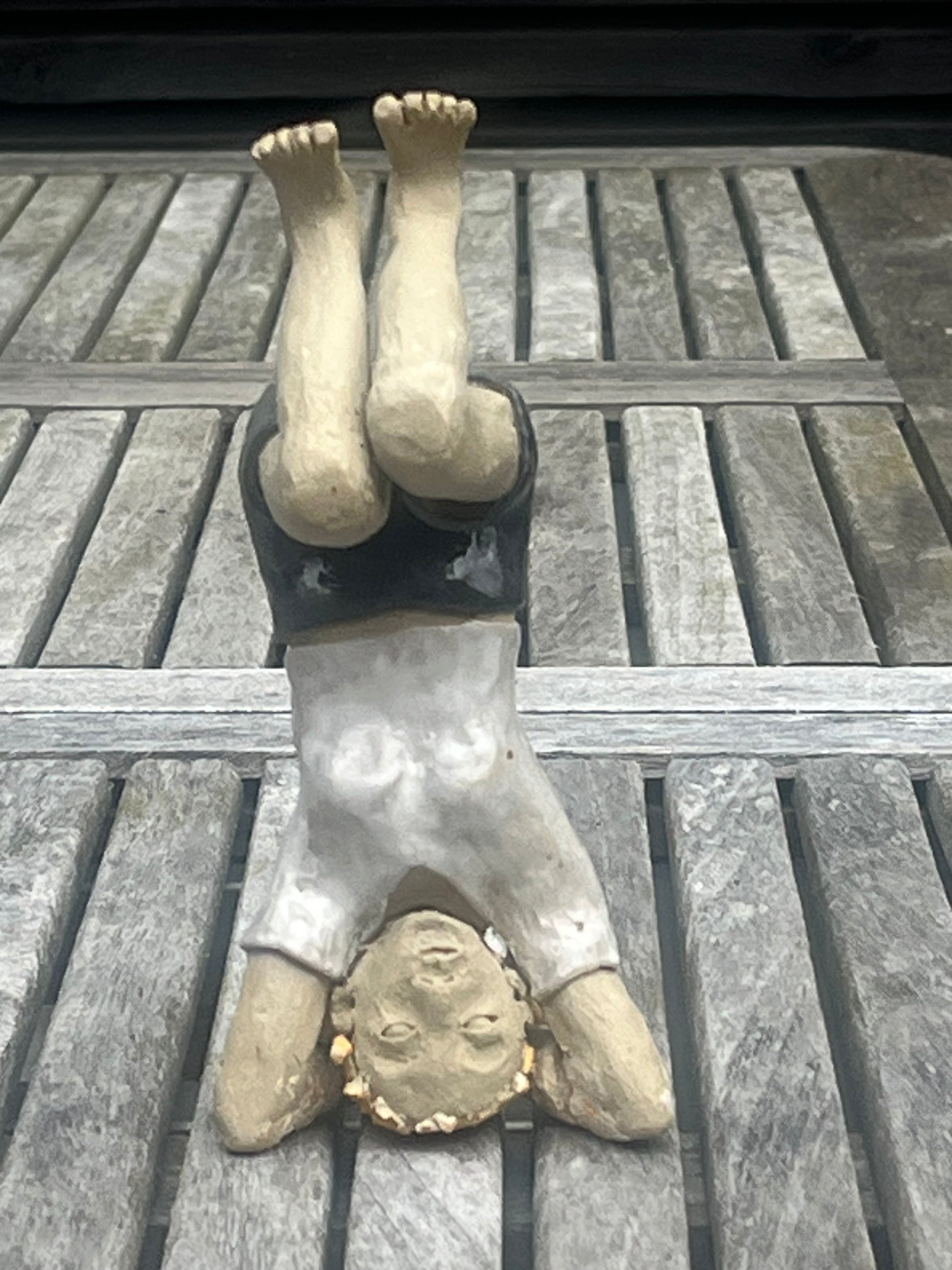 Yogatjej - förbereder huvudstående