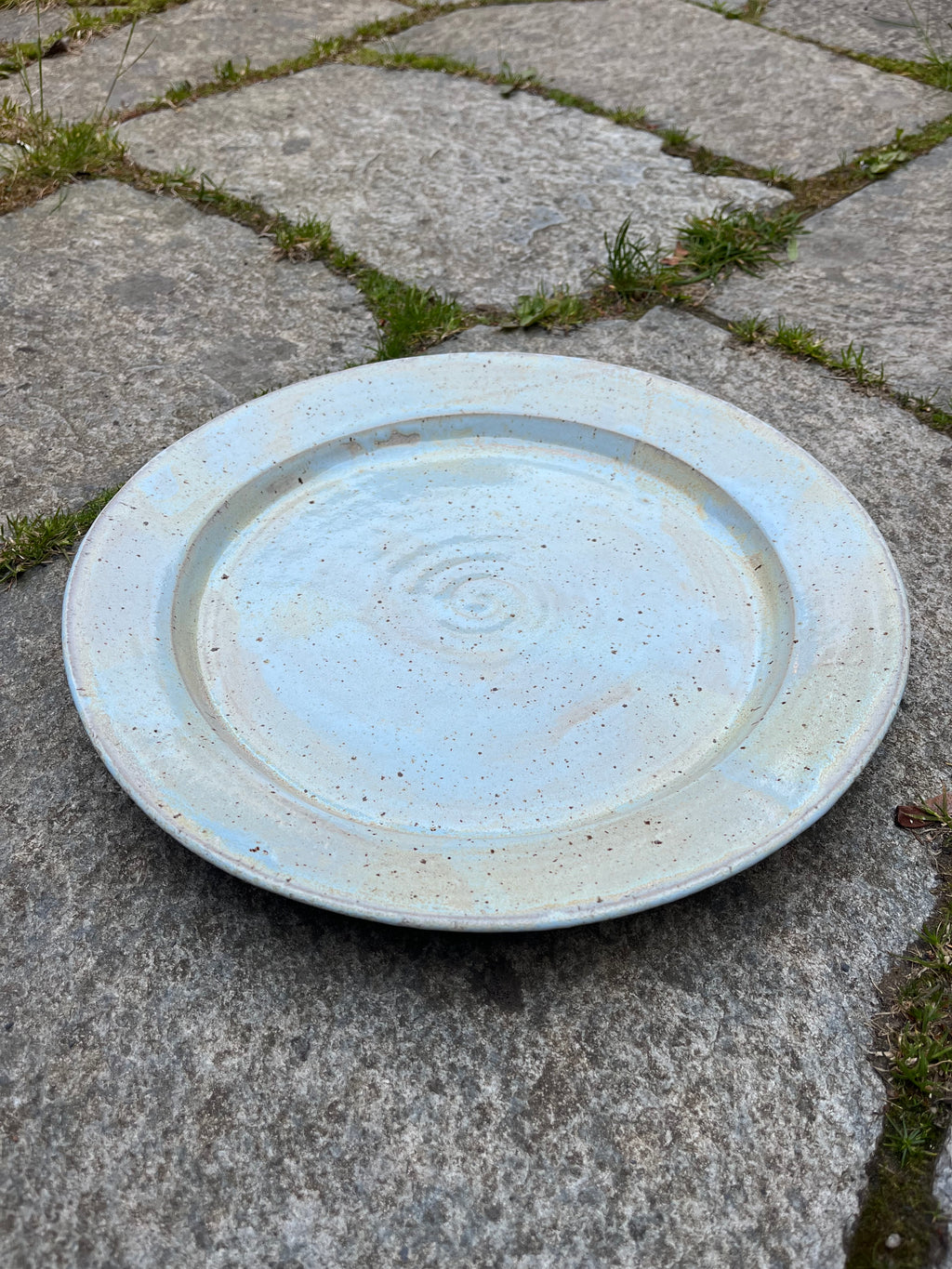 Stort ljusblått fat