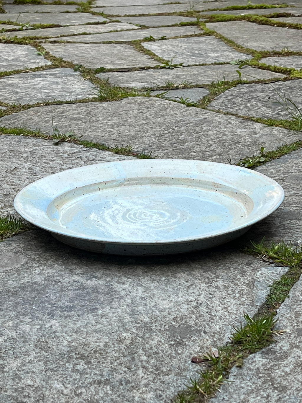 Stort ljusblått fat